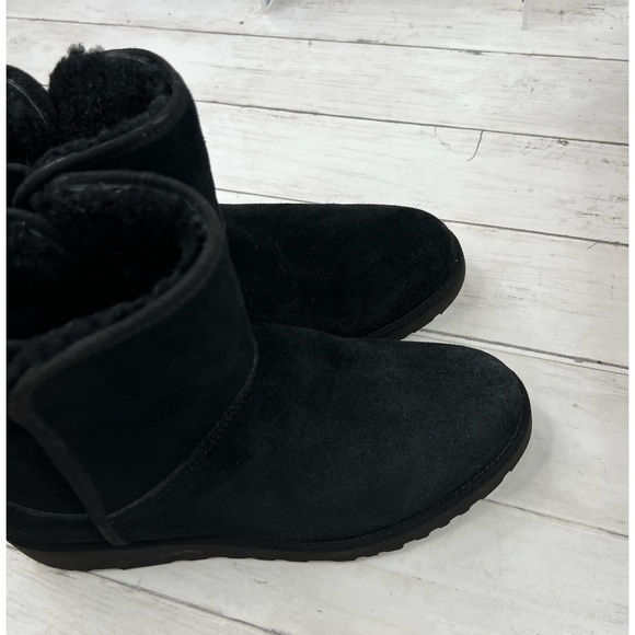 UGG Women’s Size 9 ‘Kristin’ Black Suede Boots - Picture 8 of 13